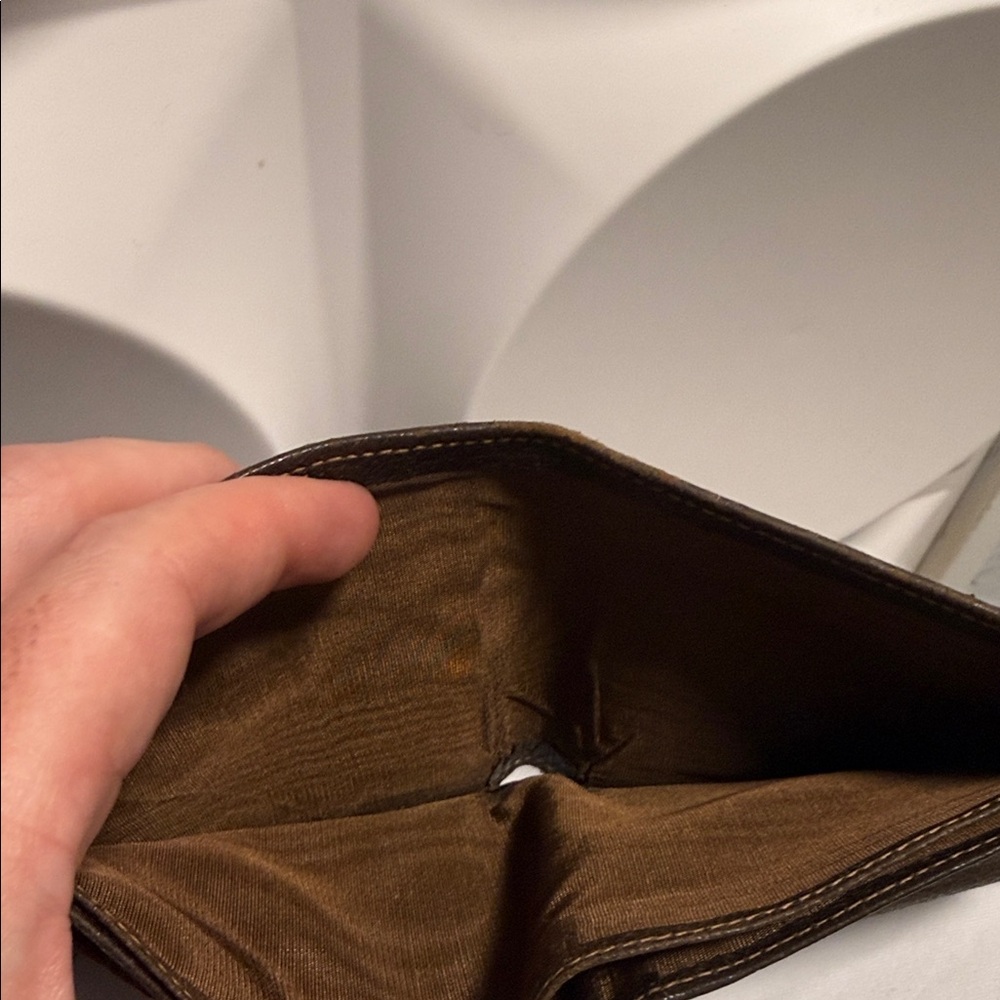 Gucci Beige and Brown Signature Canvas Bi-Fold Wallet - Picture 5 of 6